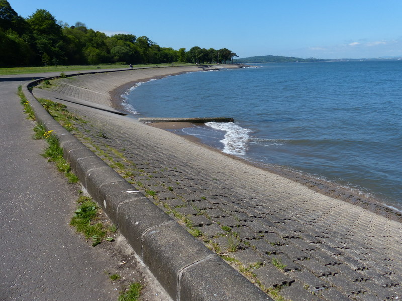 image of cramond promenade